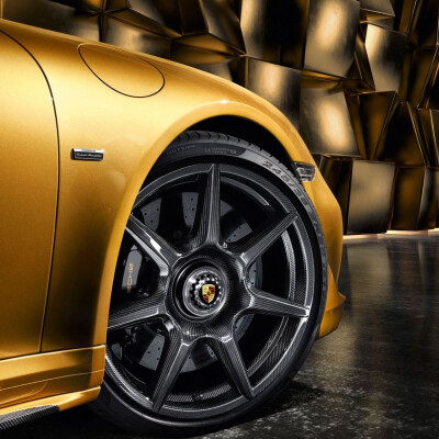 Porsche 911 Turbo S - A szénszál bűvöletében